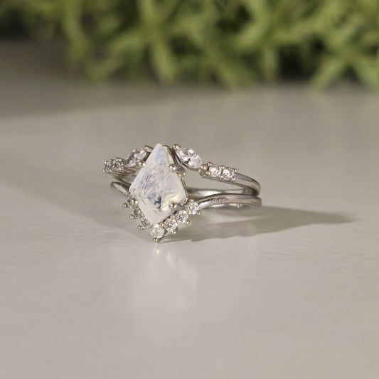 Anillo Selene - Piedra Luna