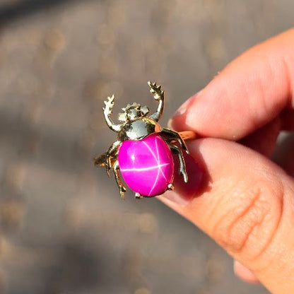 Anillo Escarabajo Estelar - Rubí Estrella Dorado