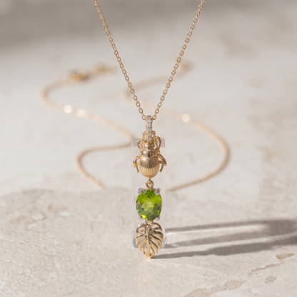 Gargantilla Monstera Peridoto y Escarabajo