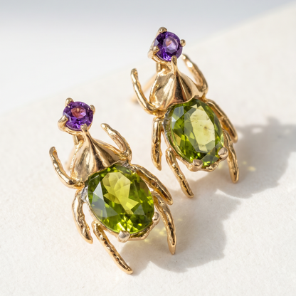 Oliva — Aretes Escarabajo Peridoto y Amatista