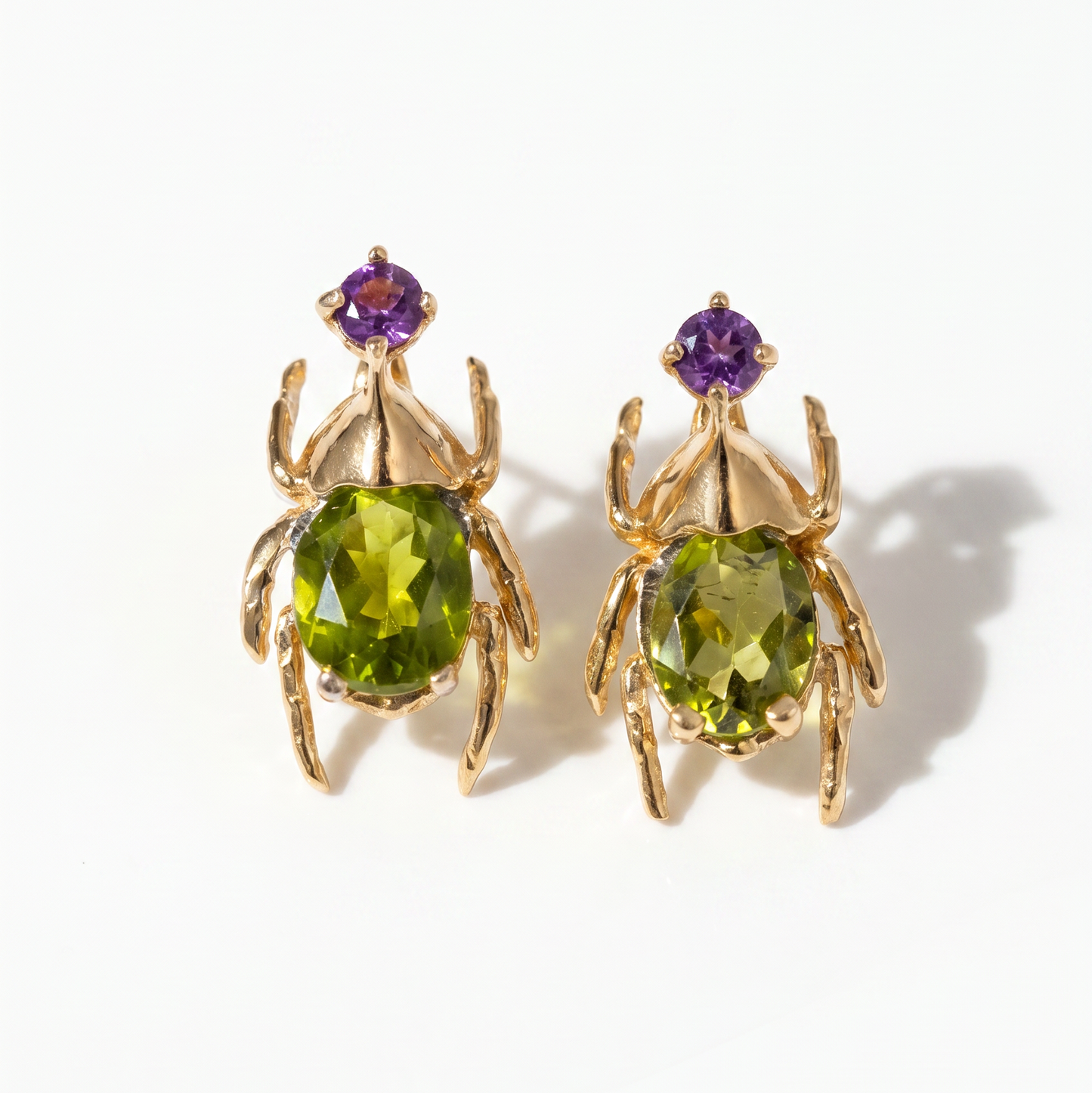 Oliva — Aretes Escarabajo Peridoto y Amatista