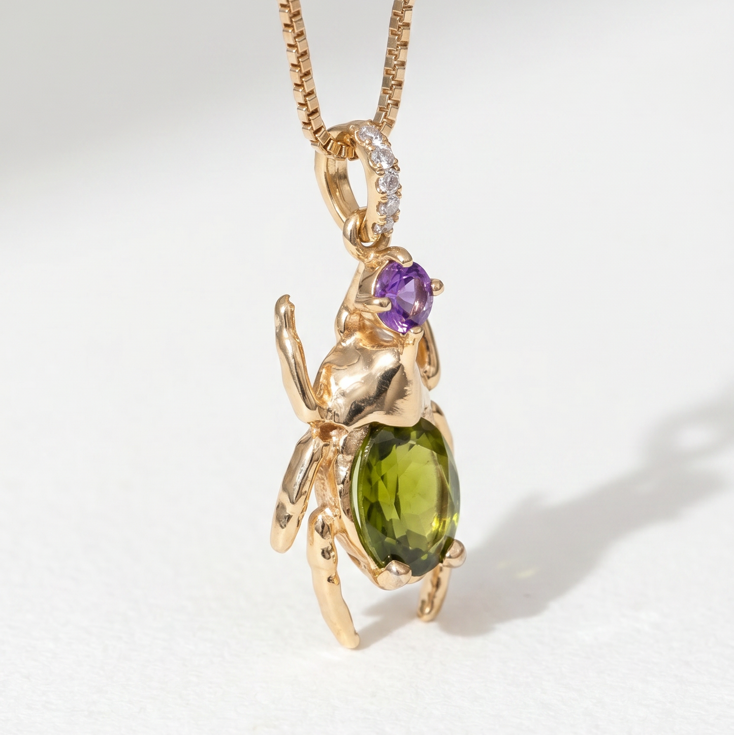 Oliva — Colgante Escarabajo Peridoto y Amatista